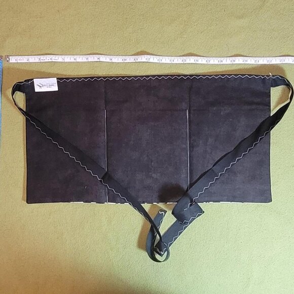 Black and white Nightmare Before Christmas kitchen 3 pocket waitress apron - Picture 4 of 4